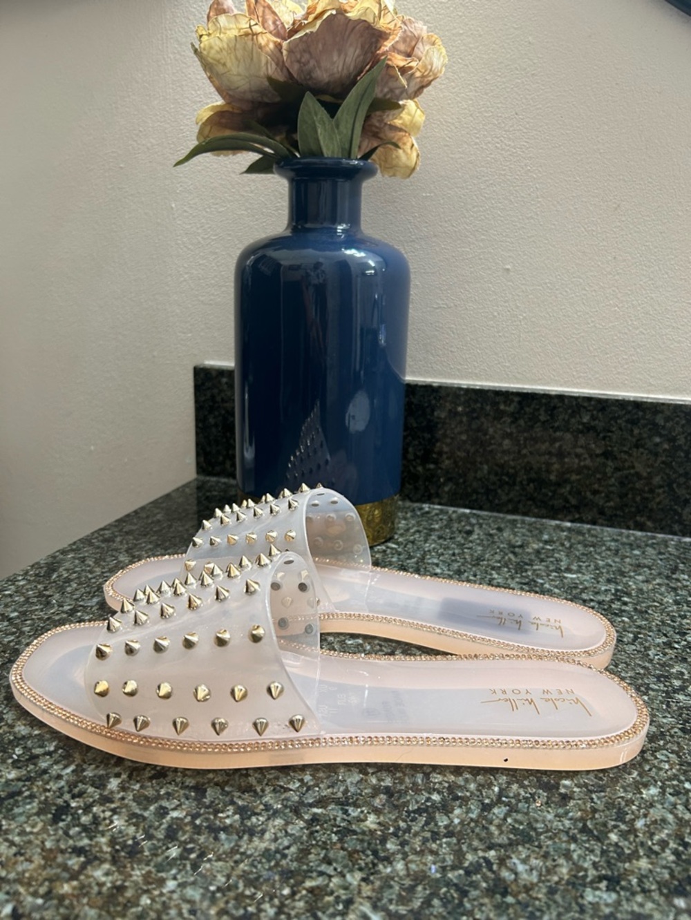 Nicole Miller Fonzie Gold Studded Sparkle Jelly Sandals Shoe Size 11